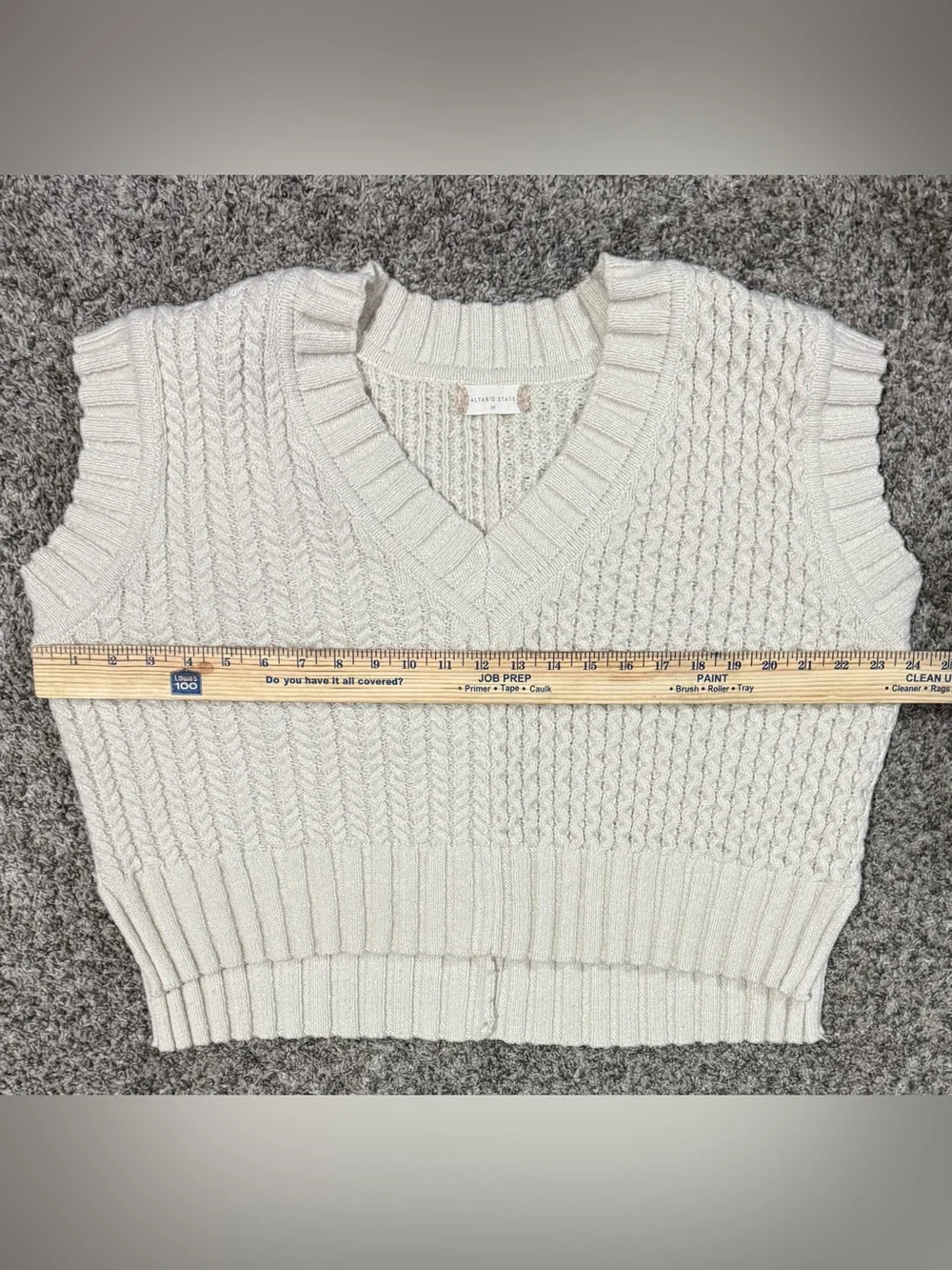 Altar'd State Cream Cable Knit V-Neck Sweater Vest! Size Medium. - Picture 10 of 10